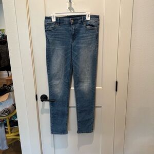White House Black Market Ladies Slim Fit Denim Jeans.  Size 10. blue. Waist 17”